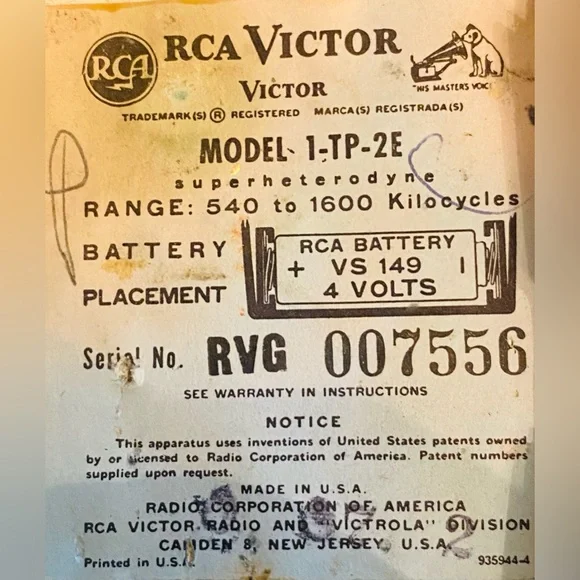 1960 RCA VICTOR Portable Transistor Radio - Picture 4 of 9